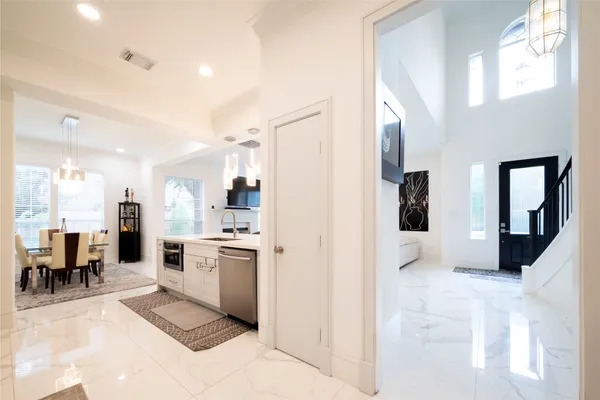$5,300 | 4744 Post Oak Timber Drive, Unit 39, Houston, TX 77056