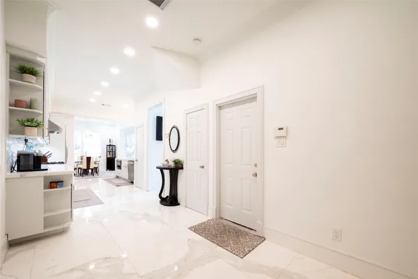 $5,300 | 4744 Post Oak Timber Drive, Unit 39, Houston, TX 77056