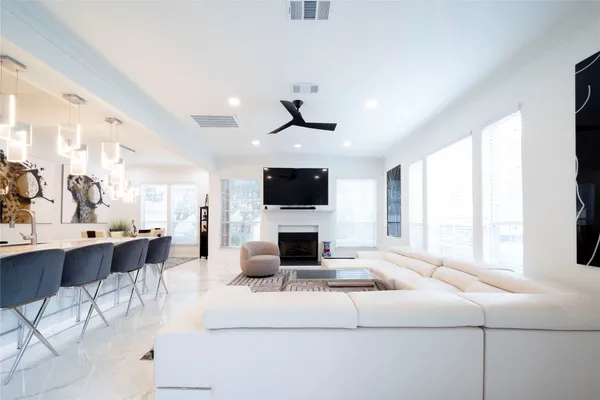 $5,300 | 4744 Post Oak Timber Drive, Unit 39, Houston, TX 77056