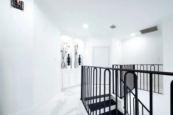 $5,300 | 4744 Post Oak Timber Drive, Unit 39, Houston, TX 77056