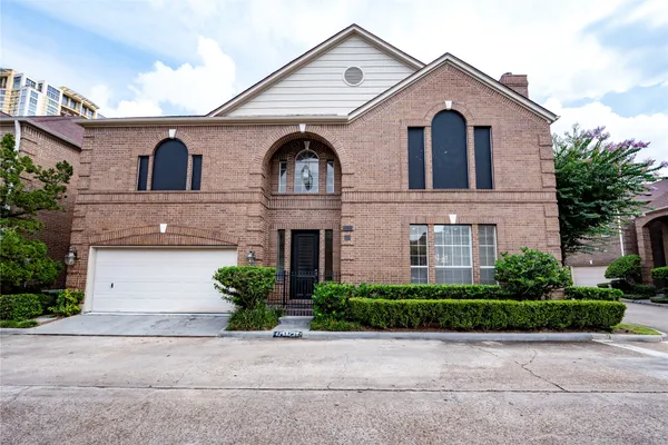 $5,300 | 4744 Post Oak Timber Drive, Unit 39, Houston, TX 77056