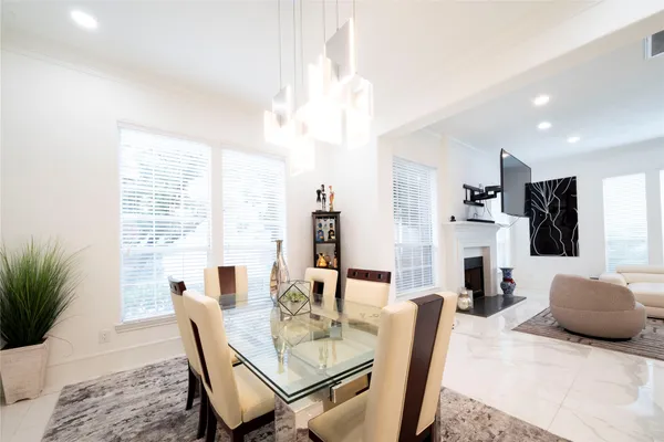 $5,300 | 4744 Post Oak Timber Drive, Unit 39, Houston, TX 77056