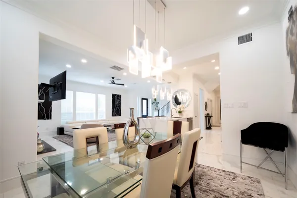 $5,300 | 4744 Post Oak Timber Drive, Unit 39, Houston, TX 77056