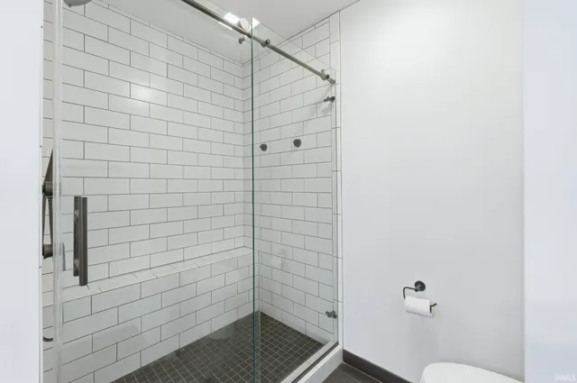 $412,900 | 6527 East Canal Pointe Lane, Fort Wayne, IN 46804