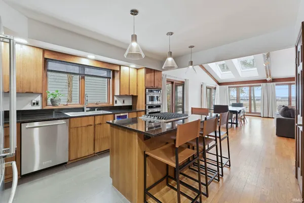 $404,900 | 6527 East Canal Pointe Lane, Fort Wayne, IN 46804