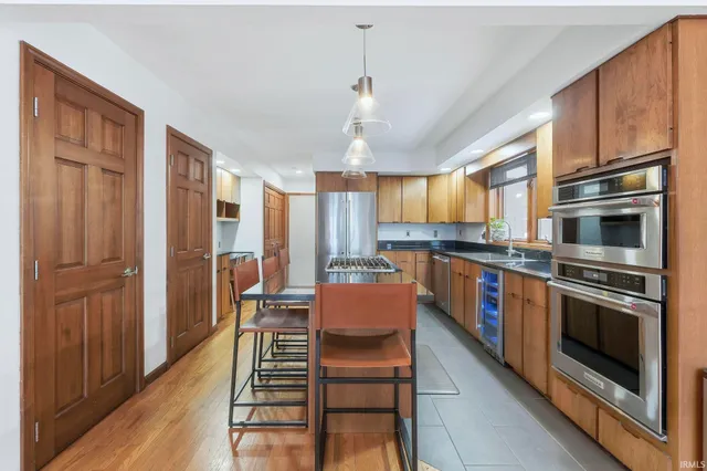 $412,900 | 6527 East Canal Pointe Lane, Fort Wayne, IN 46804