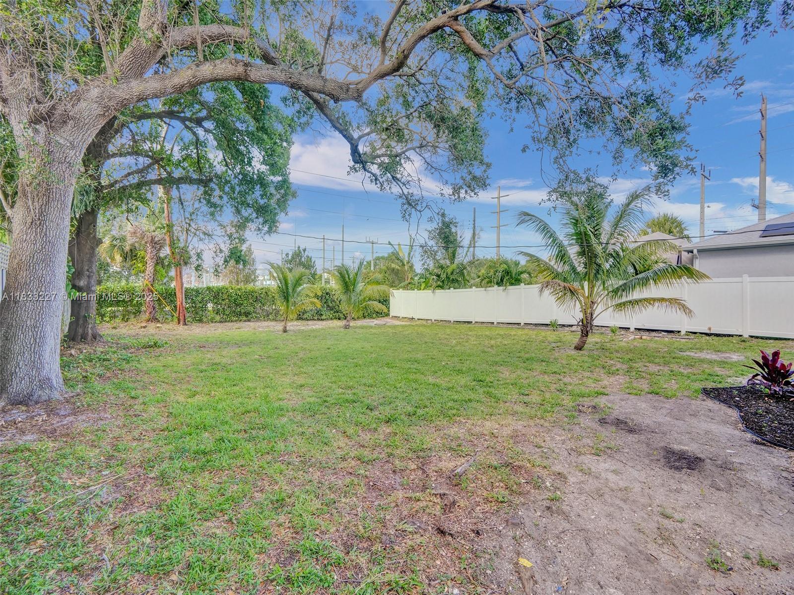 905 Southwest 22nd Street Fort Lauderdale, FL 33315 - Photo 22 of 25 a view of garden
