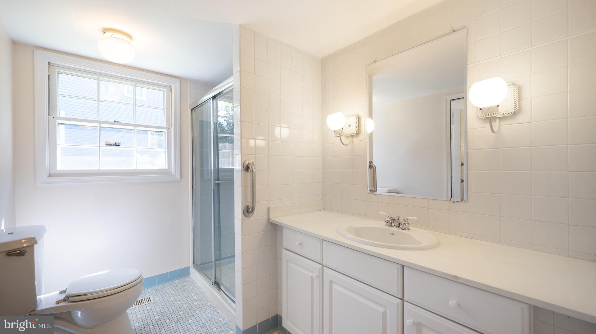 3017 Birchtree Lane Silver Spring, MD 20906 - Photo 21 of 39 Main level full bath