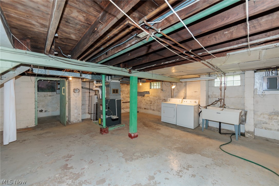 983 Dan Street Akron, OH 44310 - Photo 37 of 46