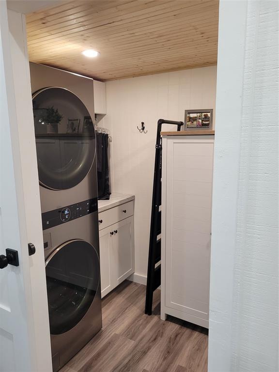 617 Southwest 34th Cove Okeechobee, FL 34974 - Photo 19 of 39 a utility room with dryer and washer