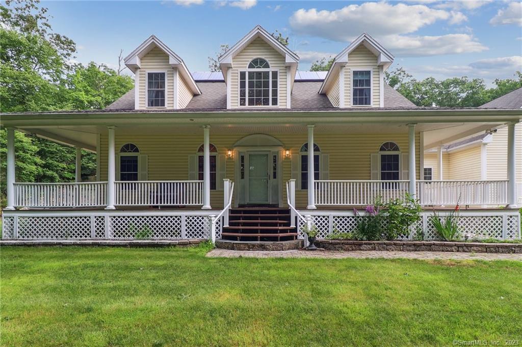 Charming Colonial Farmhouse