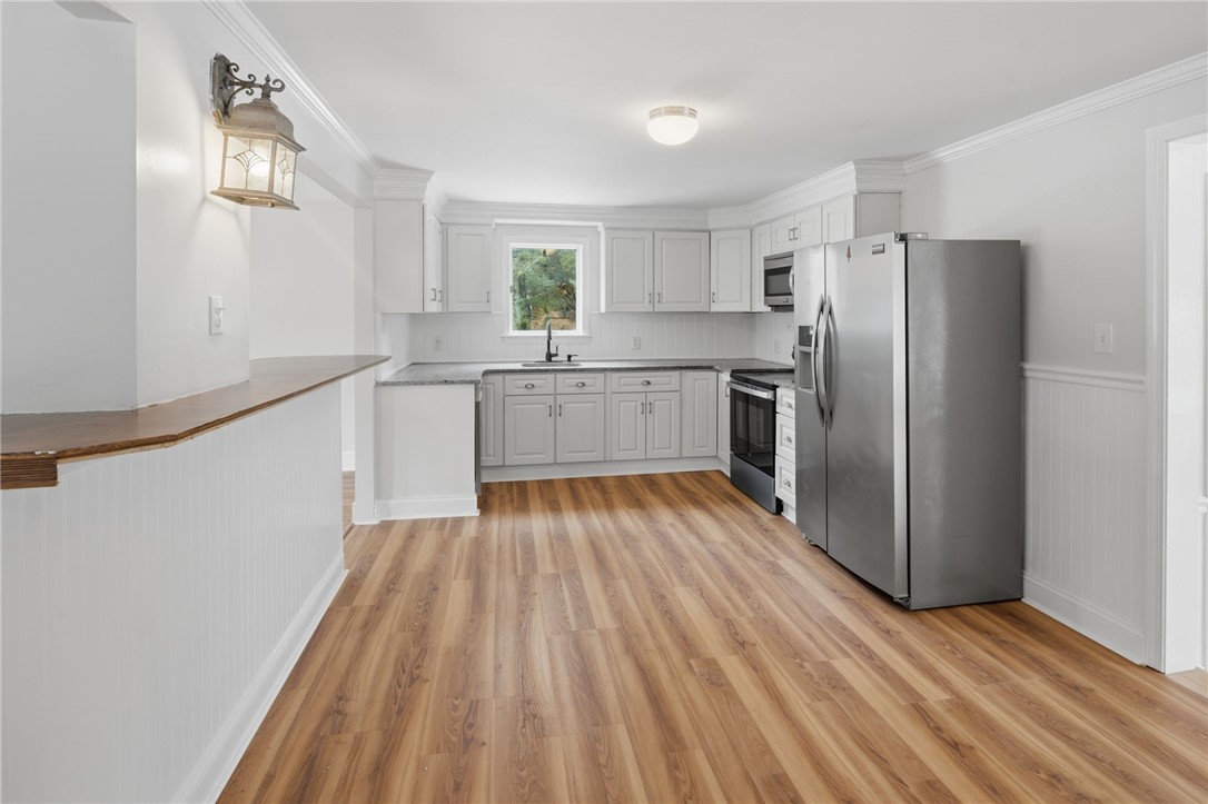 179 Schoolhouse Road Warren, RI 02885 - Photo 12 of 34