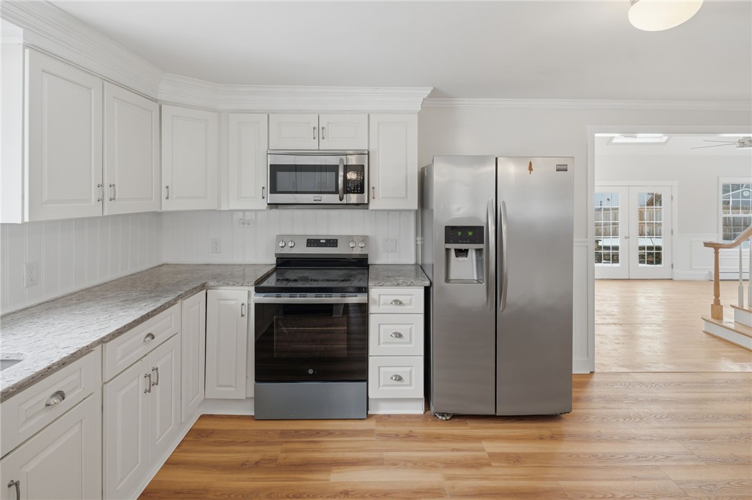 179 Schoolhouse Road Warren, RI 02885 - Photo 10 of 34