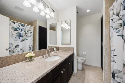 $398,980 | 1701 Hermann Drive, Unit 5B, Houston, TX 77004