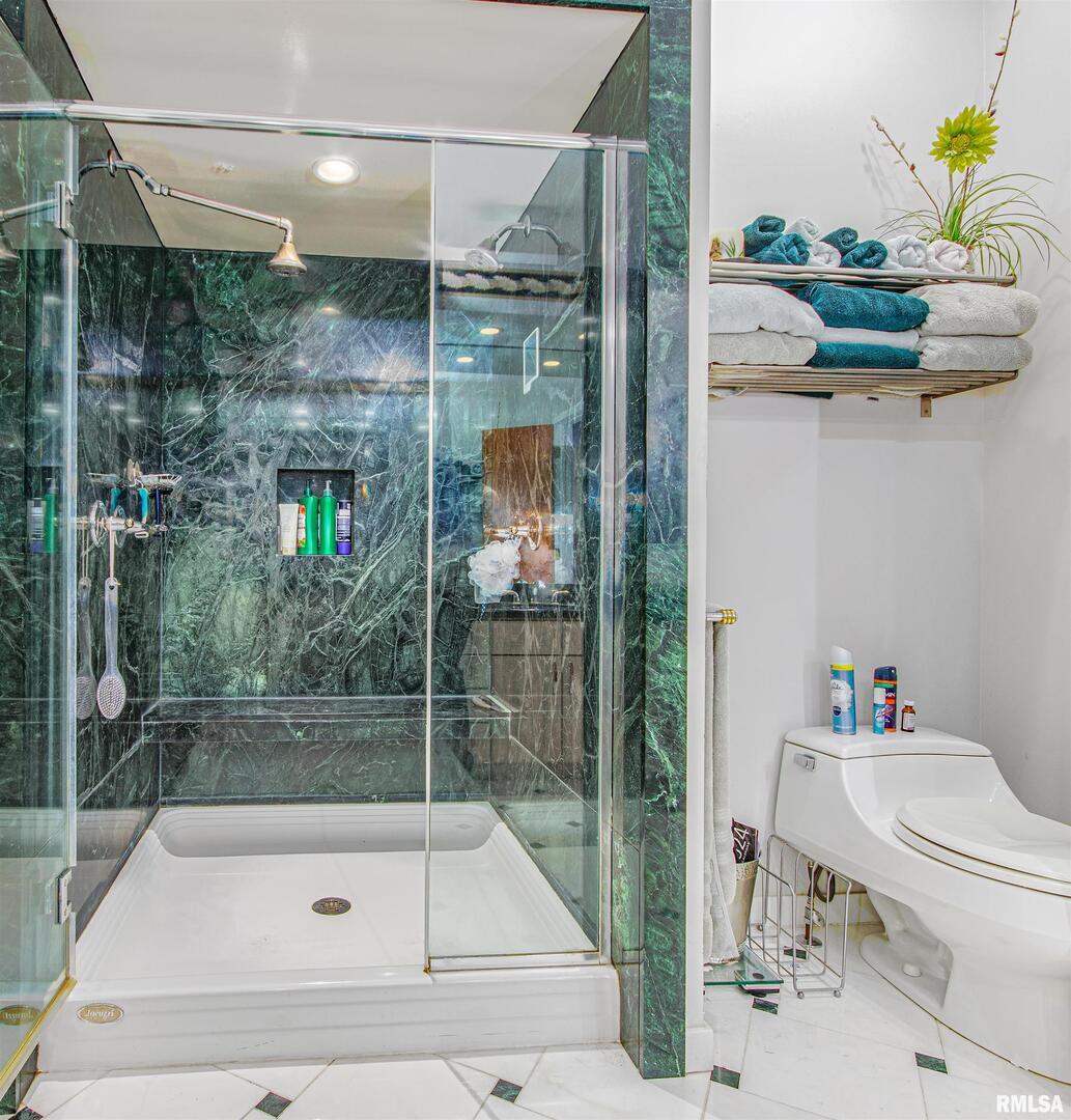 1114 South Perrine Centralia, IL 62801 - Photo 35 of 73 a bathroom with a shower and a toilet