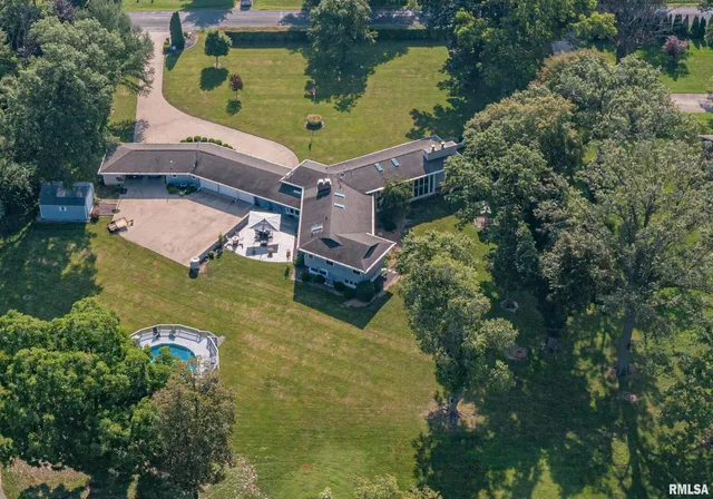 $589,900 | 1114 South Perrine, Centralia, IL 62801