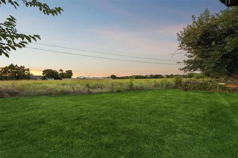 $274,900 | 104 East Oak Street, Gunter, TX 75058