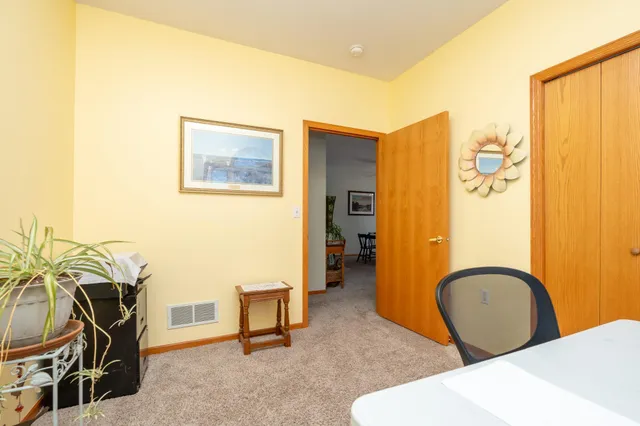 $274,900 | 1242 Crystal Place East, Chaska, MN 55318