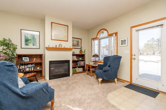 $274,900 | 1242 Crystal Place East, Chaska, MN 55318