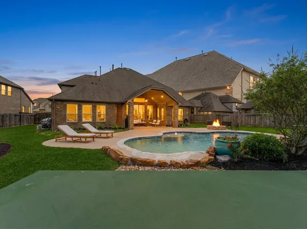 $824,900 | 19139 Blue Hill Lane, Tomball, TX 77377