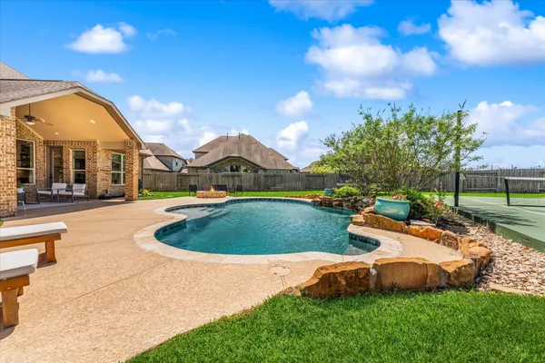 $824,900 | 19139 Blue Hill Lane, Tomball, TX 77377