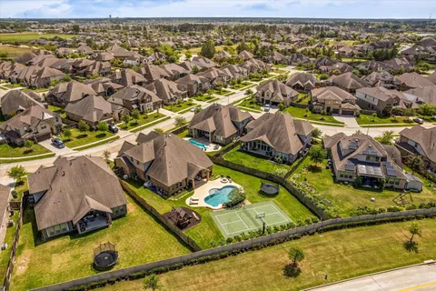 $824,900 | 19139 Blue Hill Lane, Tomball, TX 77377