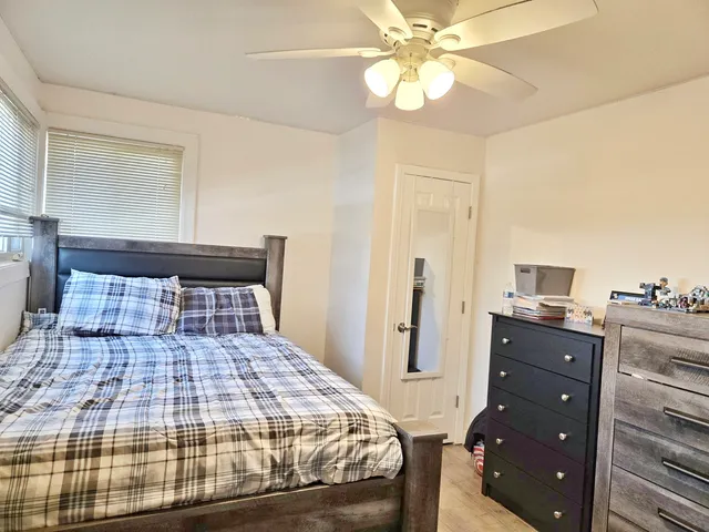 $375,000 | 980 West Grant Drive, Des Plaines, IL 60016