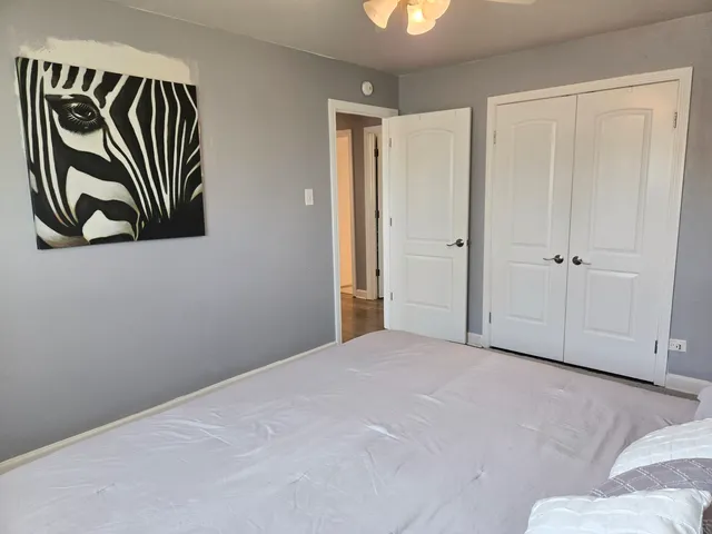 $375,000 | 980 West Grant Drive, Des Plaines, IL 60016