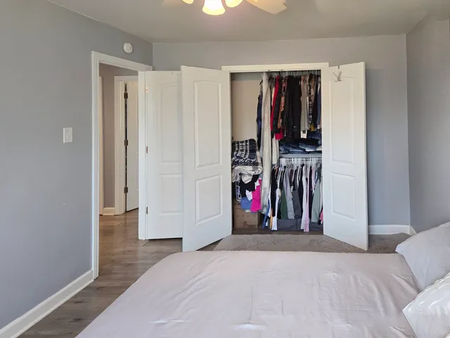 $375,000 | 980 West Grant Drive, Des Plaines, IL 60016