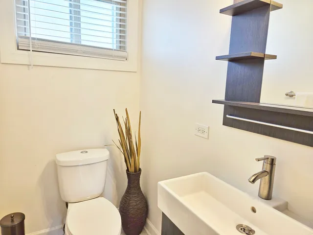 $375,000 | 980 West Grant Drive, Des Plaines, IL 60016