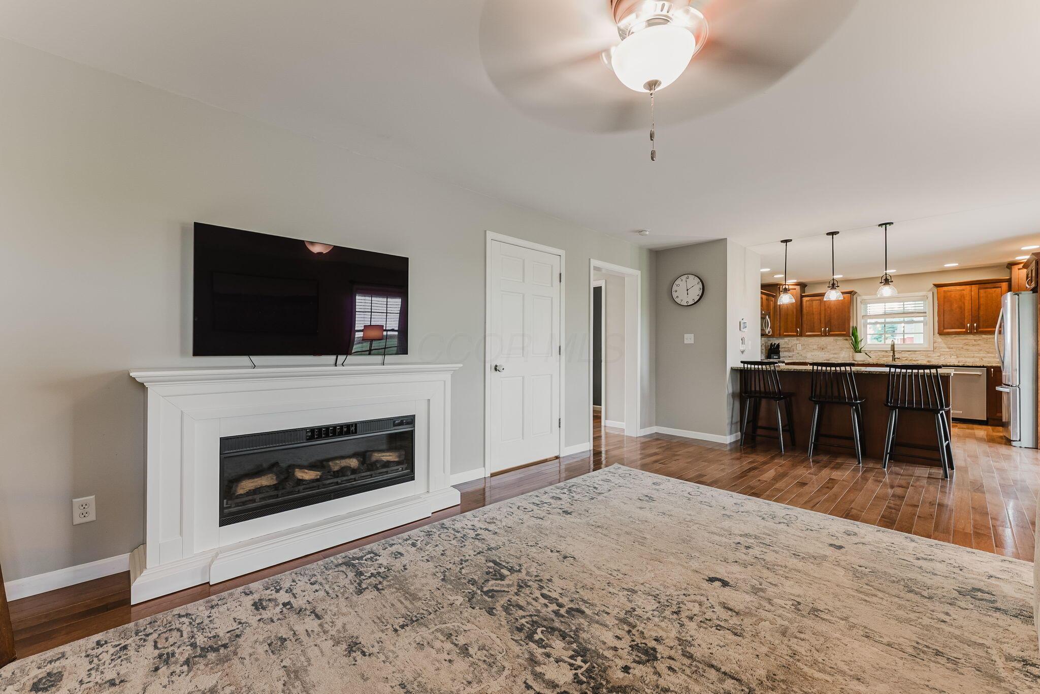 6722 Crumley Road Southwest Lancaster, OH 43130 - Photo 23 of 92 Living Room