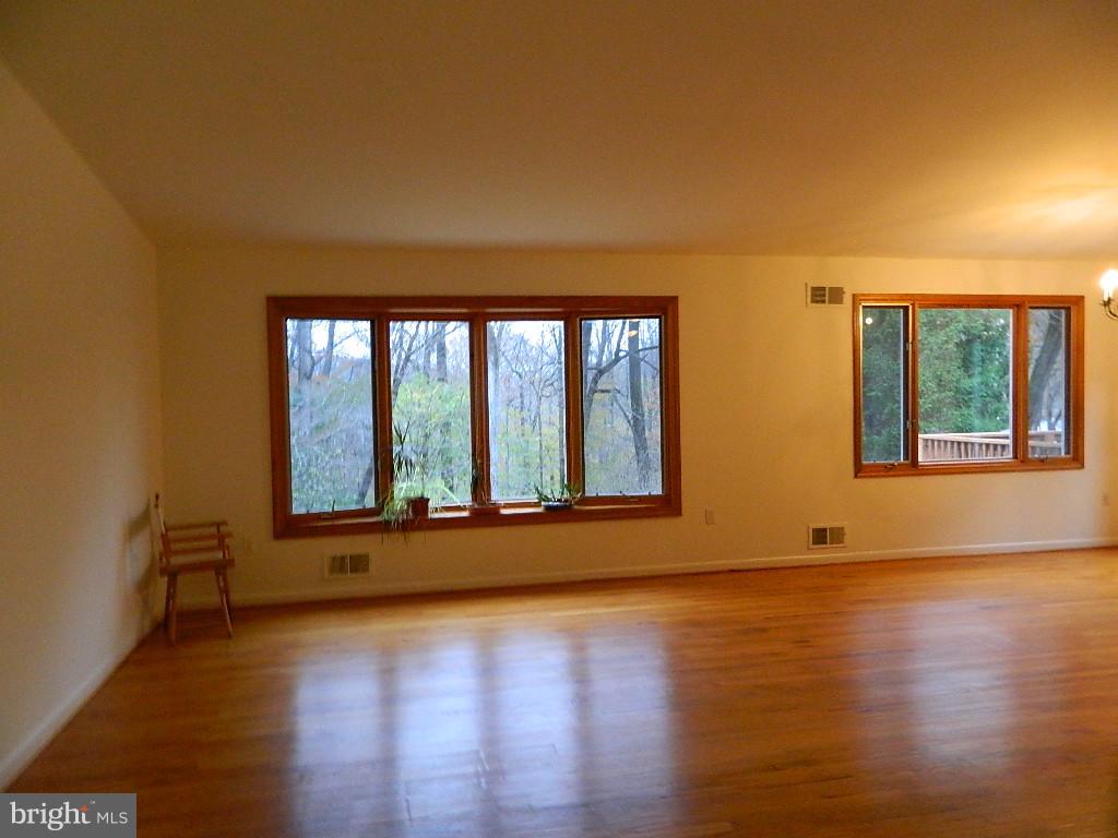9 Marigold Court Silver Spring, MD 20906 - Photo 8 of 73 Gallery Image 8
