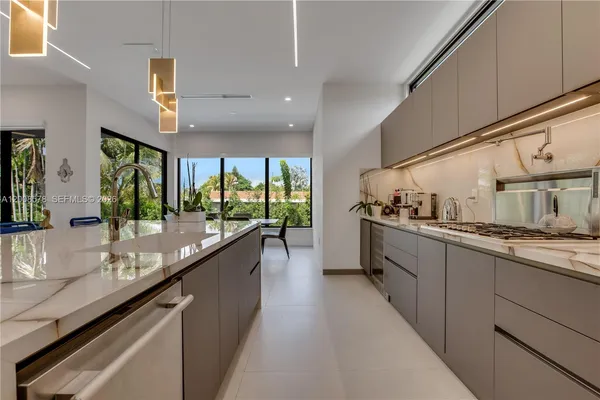 $3,650,000 | 8826 Froude Avenue, Surfside, FL 33154