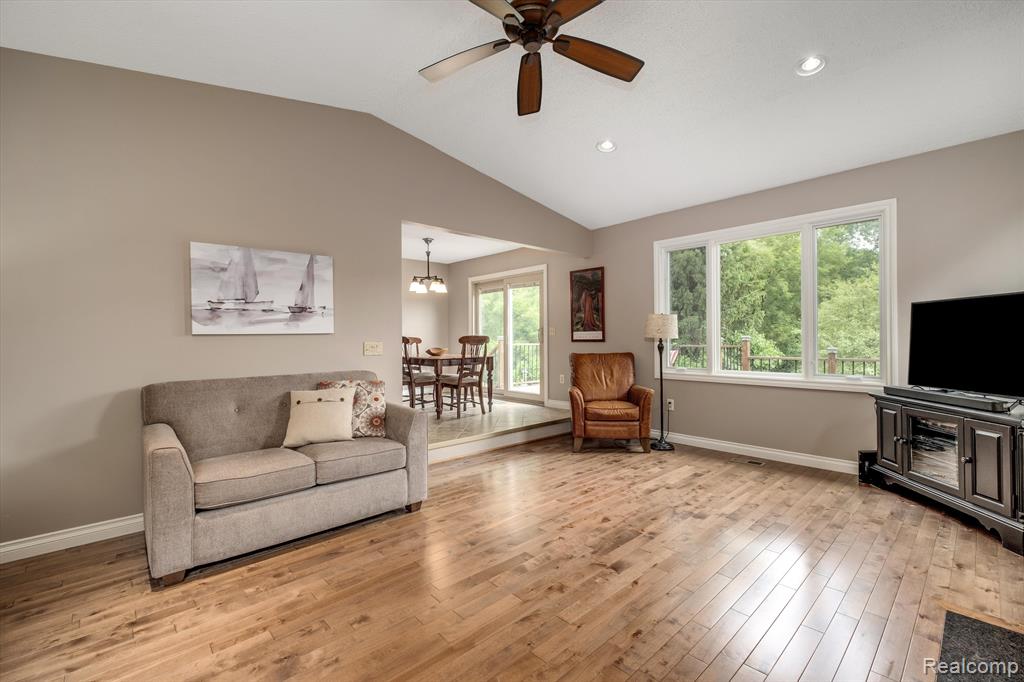 719 Ten Point Drive Rochester Hills, MI 48309 - Photo 17 of 43