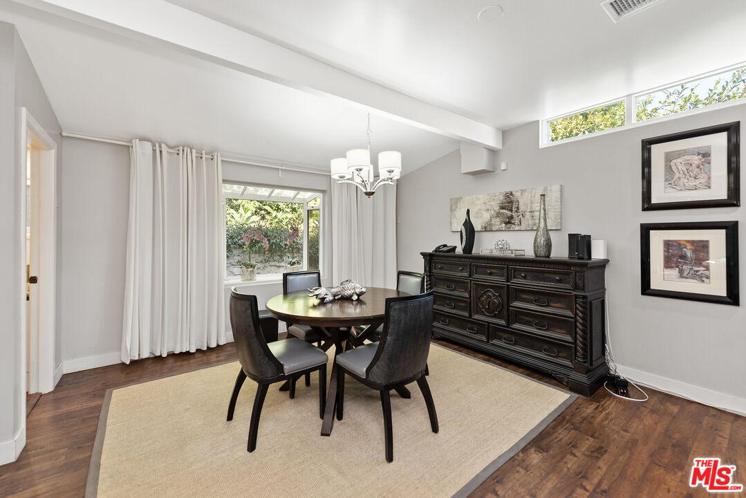 3245 Provon Lane Los Angeles, CA 90034 - Photo 12 of 26