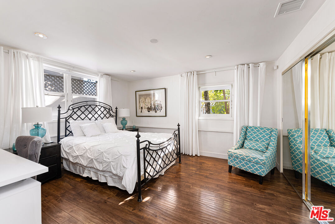 3245 Provon Lane Los Angeles, CA 90034 - Photo 23 of 26