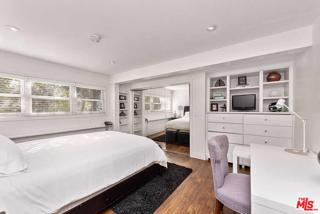 3245 Provon Lane Los Angeles, CA 90034 - Photo 24 of 26