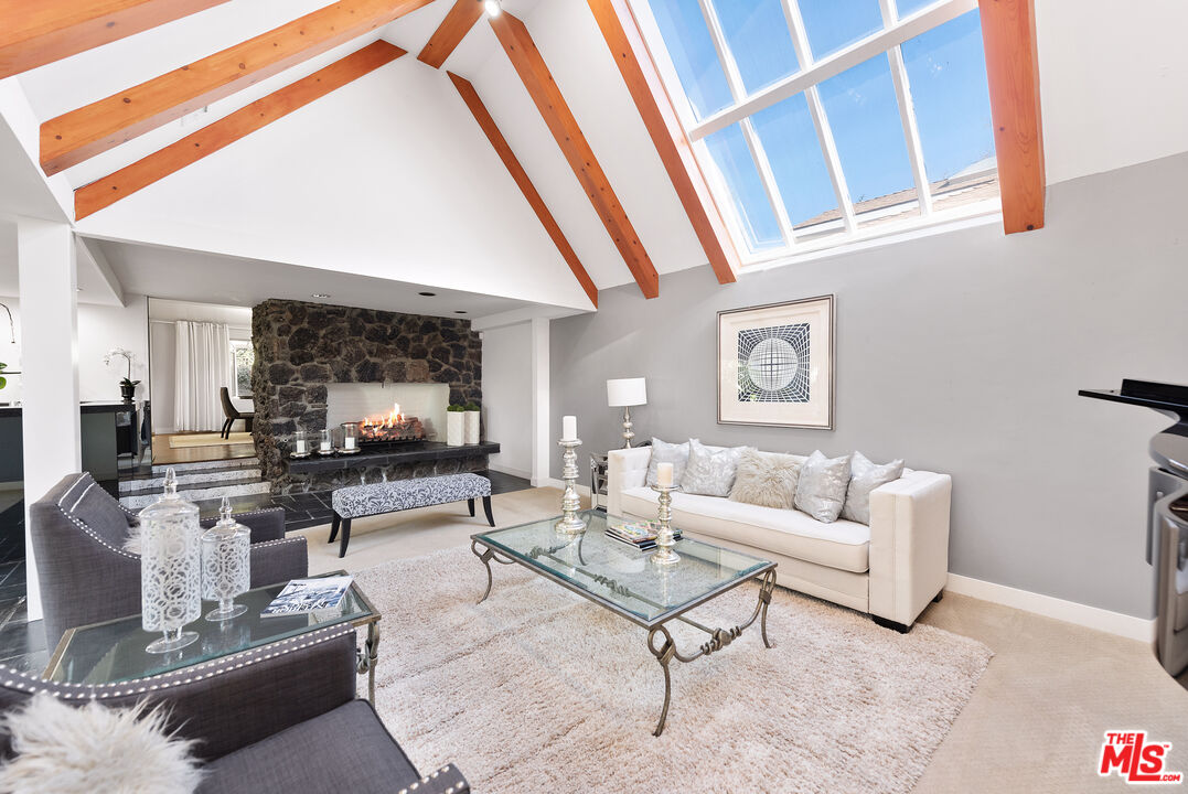 3245 Provon Lane Los Angeles, CA 90034 - Photo 6 of 26