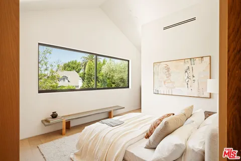 $4,395,000 | 636 North Laurel Avenue, Los Angeles, CA 90048