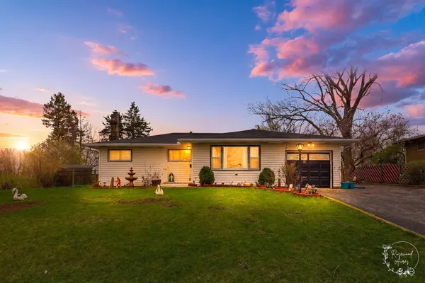 $240,000 | 3858 East Lakeview Drive, Kankakee, IL 60901