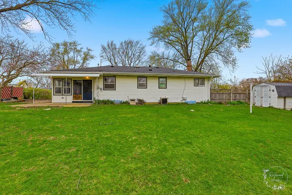 $240,000 | 3858 East Lakeview Drive, Kankakee, IL 60901