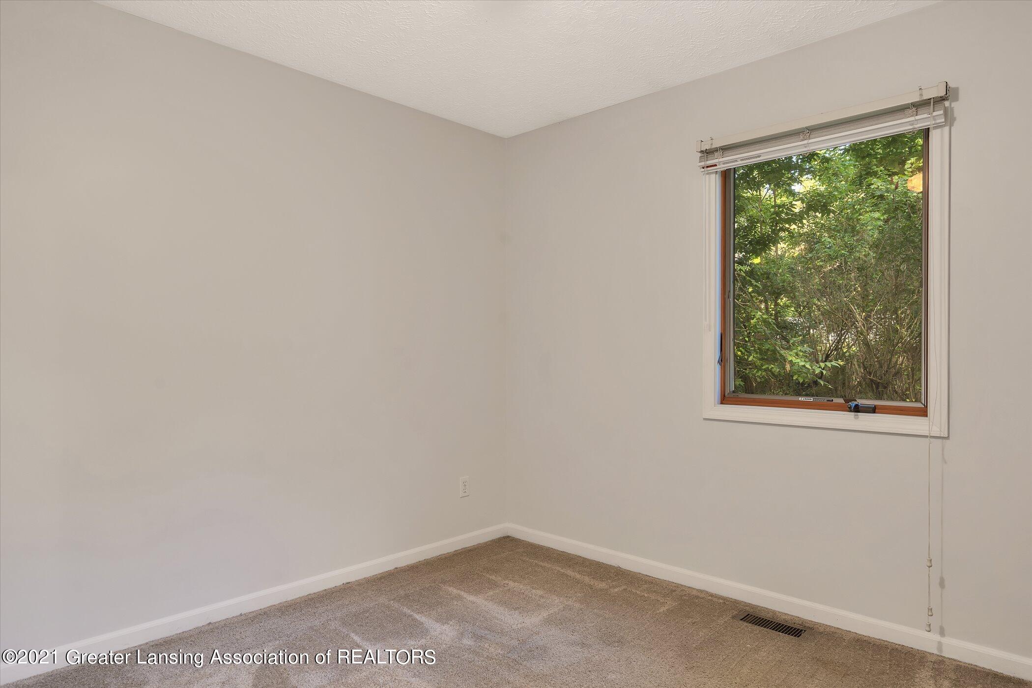 4603 Old Lansing Road Lansing, MI 48917 - Photo 22 of 34 22-4603-Old-Lansing-Rd-Windowstill-Real-