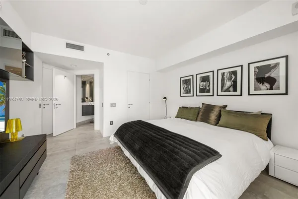 $18,500 | 450 Alton Road, Unit 1507, Miami Beach, FL 33139