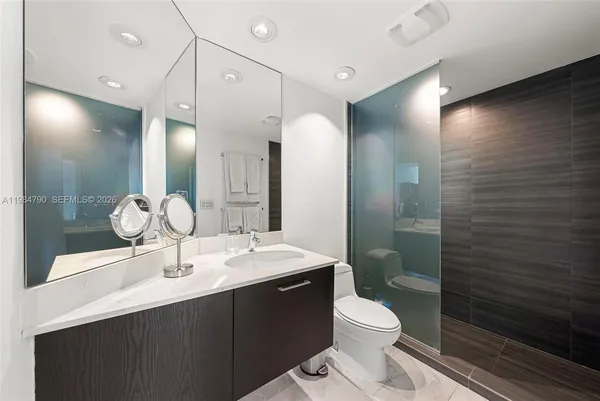 $18,500 | 450 Alton Road, Unit 1507, Miami Beach, FL 33139