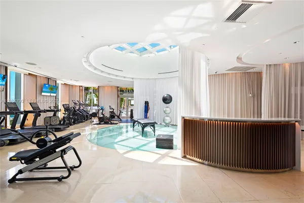 $18,500 | 450 Alton Road, Unit 1507, Miami Beach, FL 33139