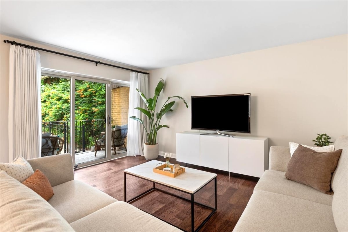 6959 North Ridge Boulevard, Unit 1D Chicago, IL 60645 - Photo 5 of 27 Gallery Image 5