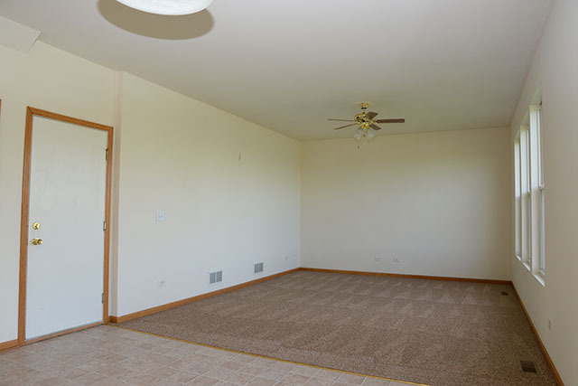 25148 Spring Street Manhattan, IL 60442 - Photo 3 of 15 a view of a room