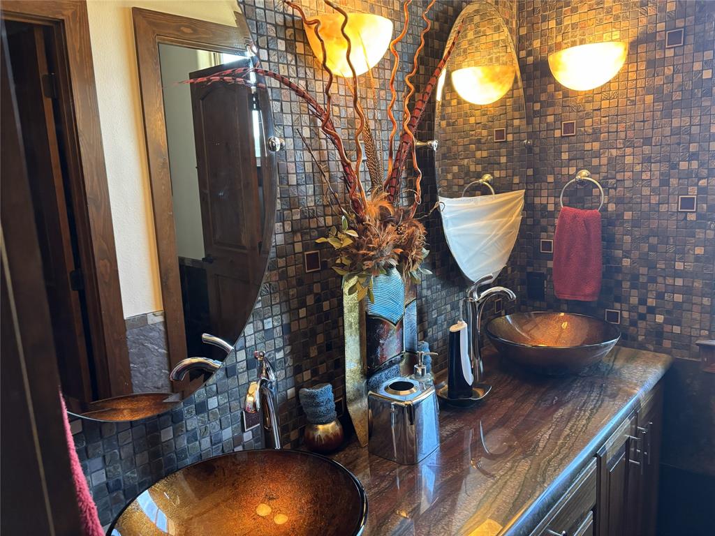 1252 Briar Court Whitney, TX 76692 - Photo 10 of 17