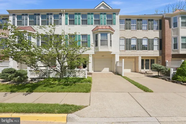 $3,900 | 2709 Baronhurst Drive, Vienna, VA 22181