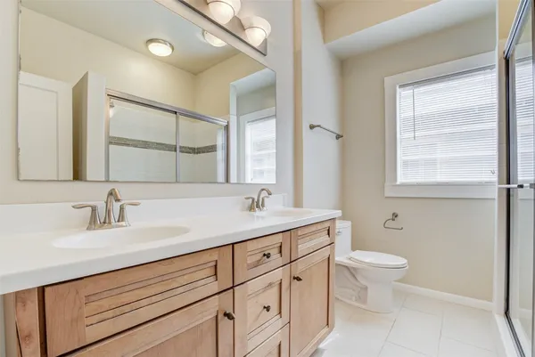 $3,250 | 909 Bomar Street, Houston, TX 77006